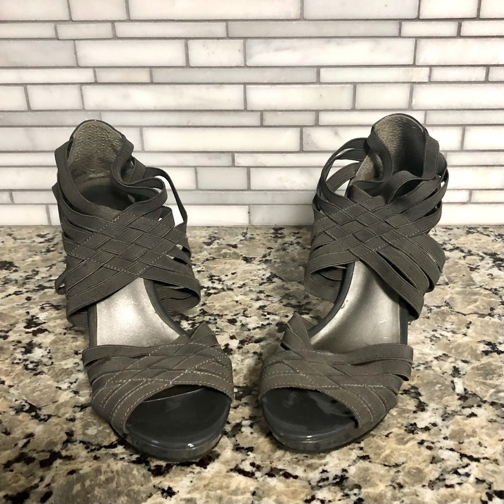 👠 Madden Girl Gray Heel Sandals | Size 7.5